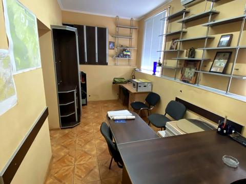 комерційна за адресою Братів Лисиків вул., 1