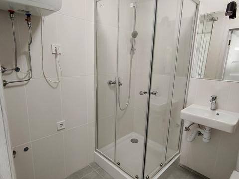 комерційна за адресою Василя Стуса вул., 35-Б