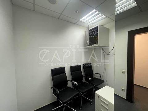 комерційна за адресою Богдана Хмельницького вул., 52