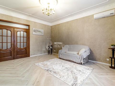 будинок за адресою Богатирська вул., 1