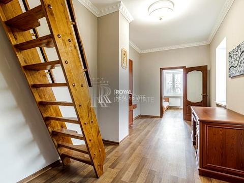 будинок за адресою Богатирська вул., 1