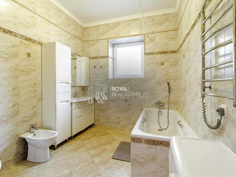 будинок за адресою Богатирська вул., 1