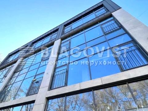 комерційна за адресою Деміївська пл. (Московська), 1/3