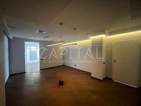 комерційна за адресою Богдана Хмельницького вул., 52