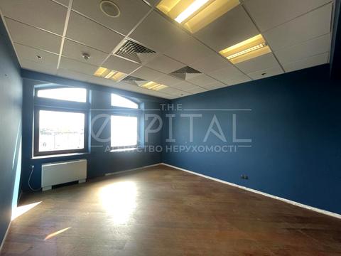 комерційна за адресою Богдана Хмельницького вул., 52