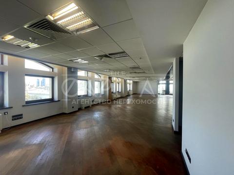 комерційна за адресою Богдана Хмельницького вул., 52