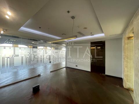 комерційна за адресою Богдана Хмельницького вул., 52