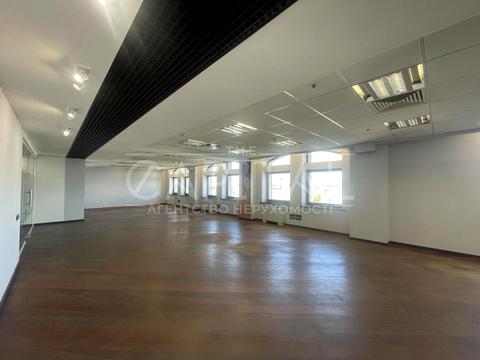 комерційна за адресою Богдана Хмельницького вул., 52