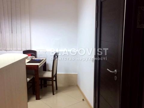 комерційна за адресою Микільсько-Ботанічна вул., 1/16