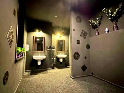 коммерческая по адресу Антоновича ул. (Горького), 50