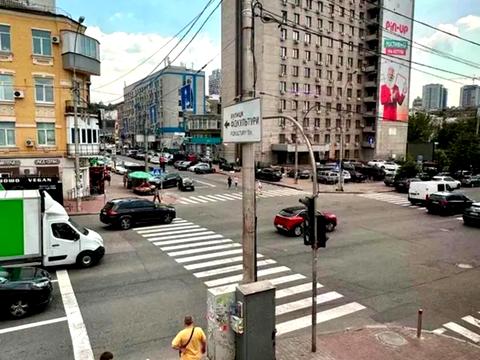 коммерческая по адресу Антоновича ул. (Горького), 50