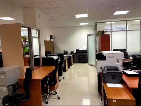 комерційна за адресою Красилівська вул., 5