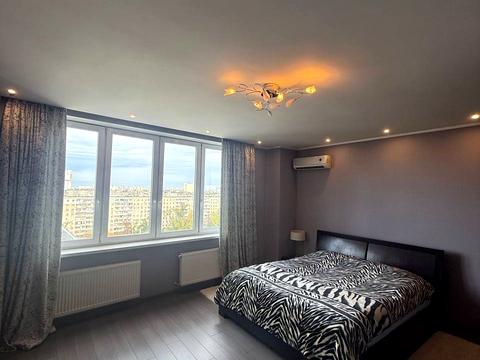 квартира за адресою Митрополита Андрея Шептицького вул. (Анатолія Луначарського), 10