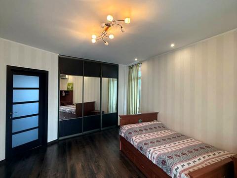 квартира за адресою Митрополита Андрея Шептицького вул. (Анатолія Луначарського), 10