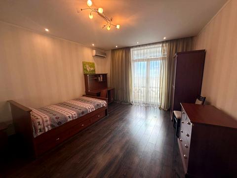 квартира за адресою Митрополита Андрея Шептицького вул. (Анатолія Луначарського), 10