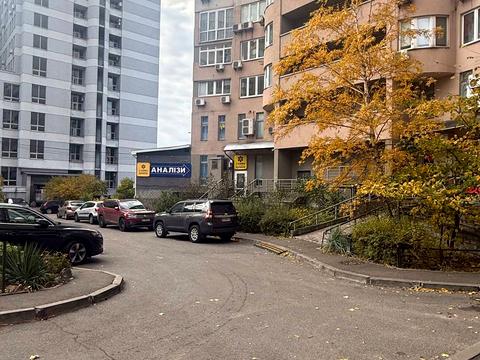 квартира за адресою Митрополита Андрея Шептицького вул. (Анатолія Луначарського), 10