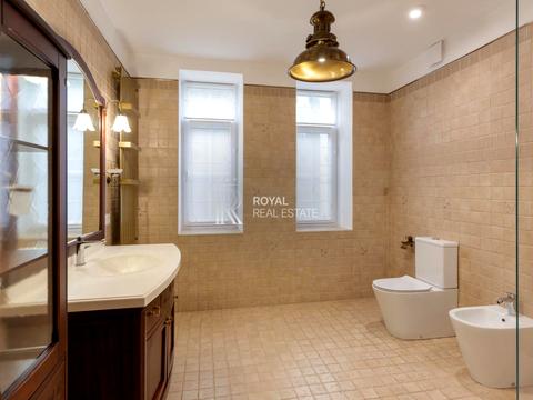 будинок за адресою Набережна