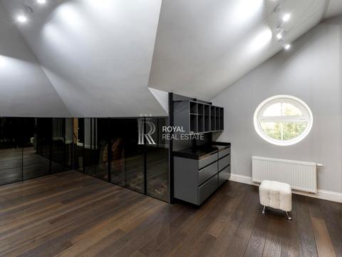 будинок за адресою Набережна