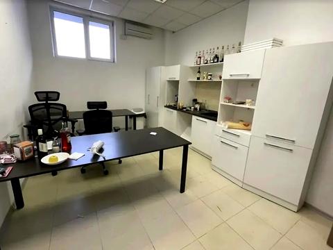 комерційна за адресою Євгена Коновальця вул. (Щорса), 36-Д