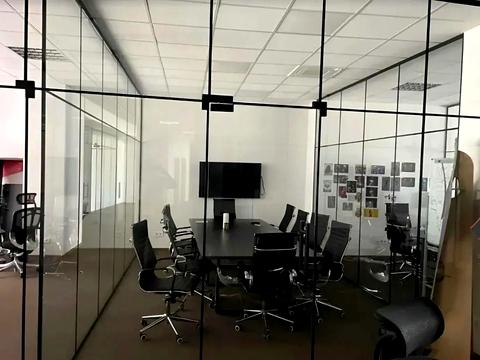 комерційна за адресою Євгена Коновальця вул. (Щорса), 36-Д