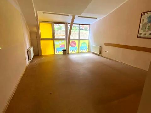 комерційна за адресою Євгена Коновальця вул. (Щорса), 32-Д