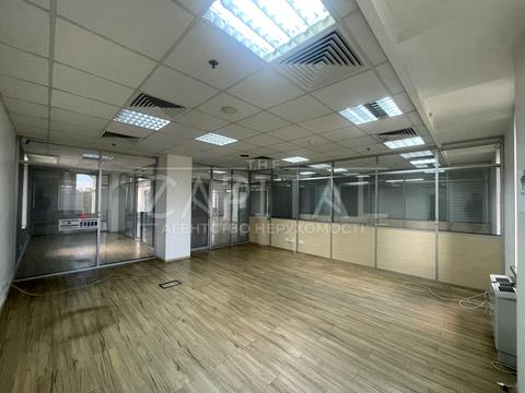 комерційна за адресою Богдана Хмельницького вул., 52