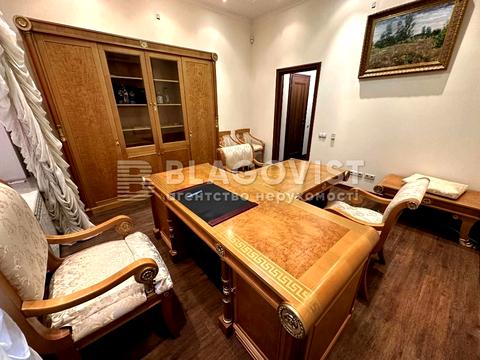 комерційна за адресою Шота Руставелі вул., 30-Б