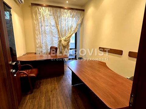 комерційна за адресою Шота Руставелі вул., 30-Б