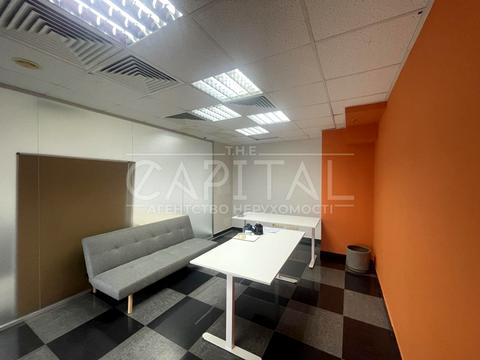 комерційна за адресою Богдана Хмельницького вул., 52