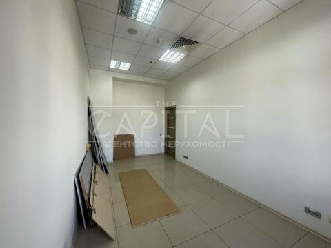 комерційна за адресою Богдана Хмельницького вул., 52