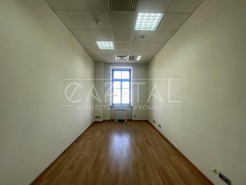 комерційна за адресою Богдана Хмельницького вул., 52