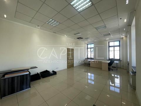 комерційна за адресою Богдана Хмельницького вул., 52