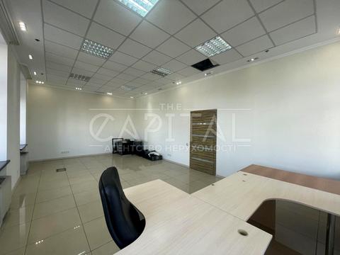 комерційна за адресою Богдана Хмельницького вул., 52