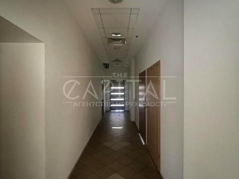 комерційна за адресою Богдана Хмельницького вул., 52