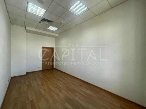 комерційна за адресою Богдана Хмельницького вул., 52