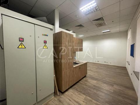 комерційна за адресою Богдана Хмельницького вул., 52