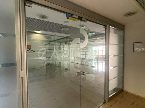 комерційна за адресою Богдана Хмельницького вул., 52