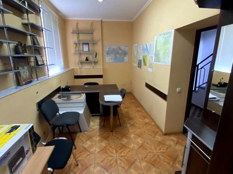 комерційна за адресою Братів Лисиків вул., 1