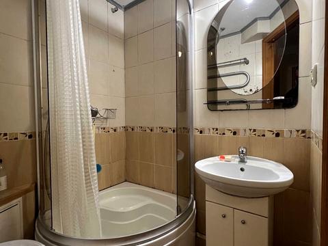 квартира за адресою Космічна вул., 5/16