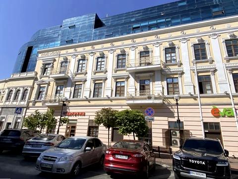 комерційна за адресою Грецька пл., 3/4