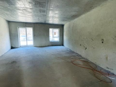 комерційна за адресою Малоголосківська вул., 28