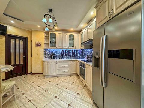 квартира по адресу Печерская ул., 2