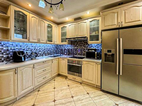 квартира по адресу Печерская ул., 2