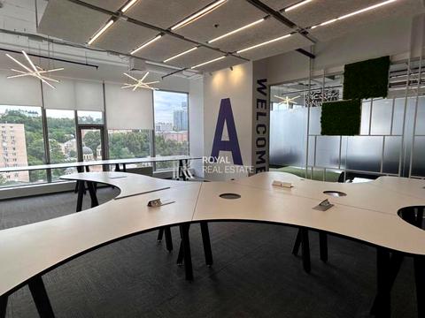 комерційна за адресою Спортивна пл., 1