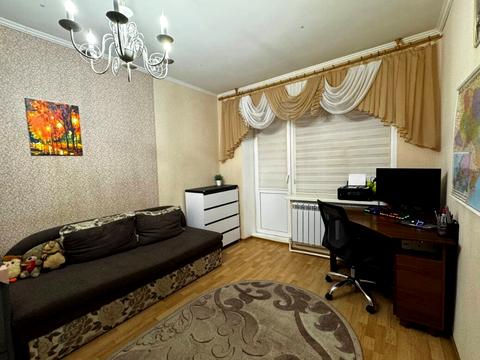 квартира за адресою Космонавтів просп., 20