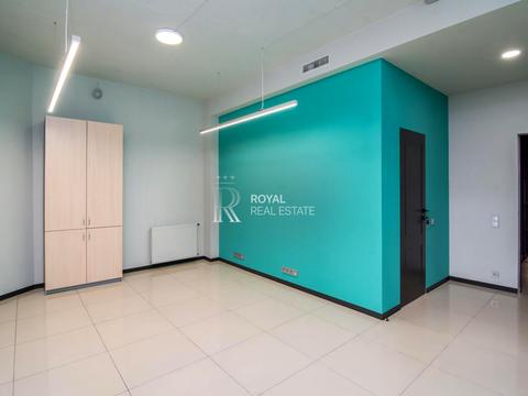 комерційна за адресою Спортивна пл., 1