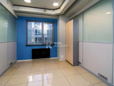 комерційна за адресою Спортивна пл., 1