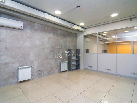 комерційна за адресою Спортивна пл., 1