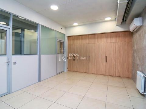 комерційна за адресою Спортивна пл., 1