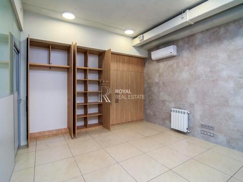 комерційна за адресою Спортивна пл., 1